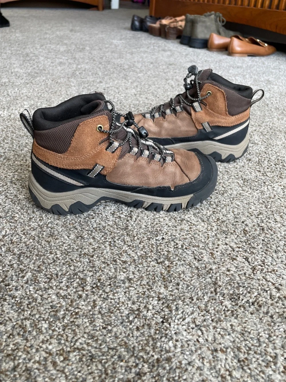 Keen Targhee IV mid hiking boots brown waterproof leather - big kids size 2